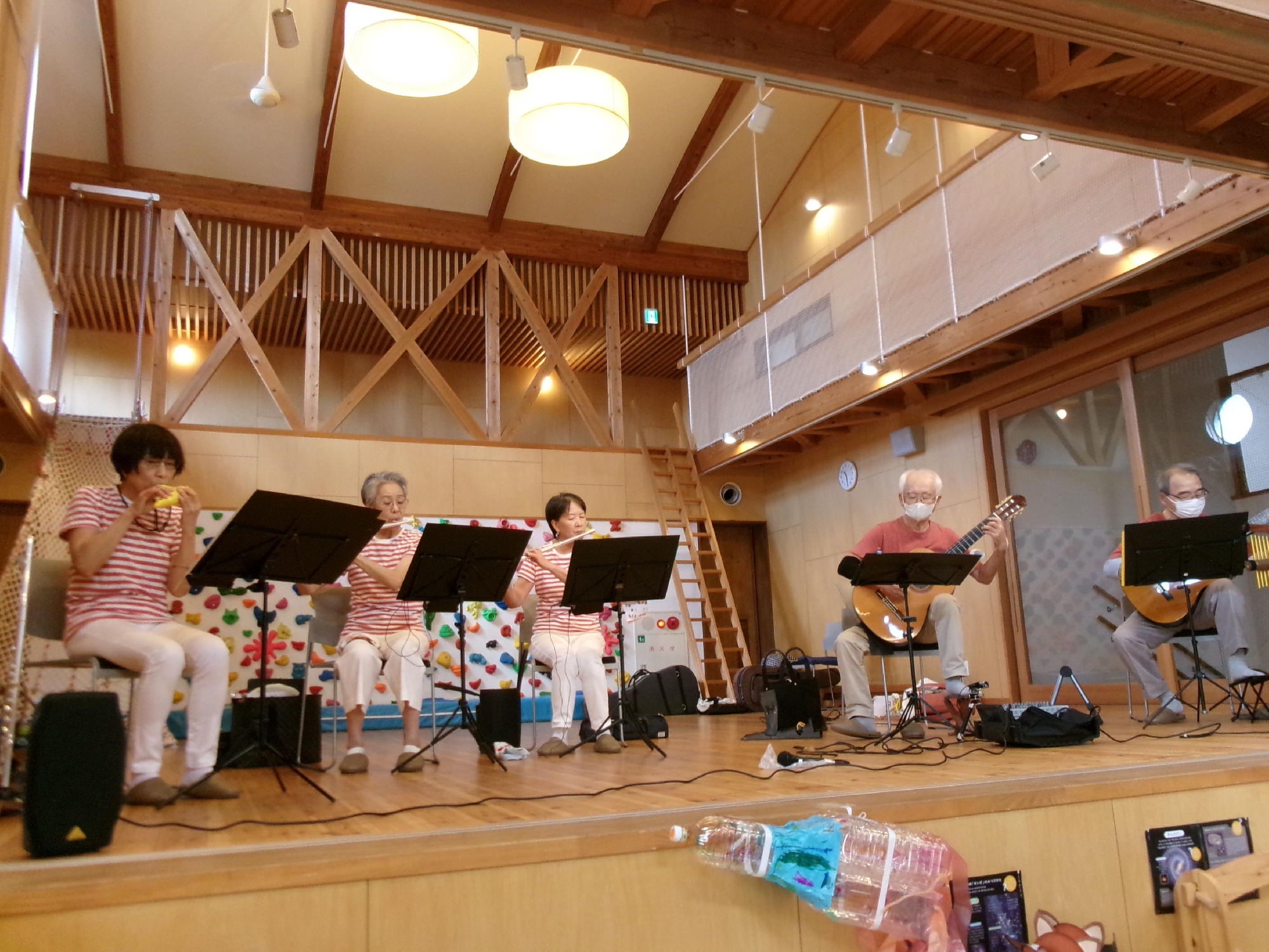 地域交流（フルート・ギター演奏会）