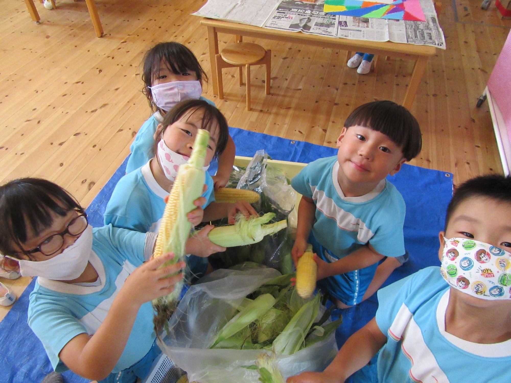 🌽とうもろこしの皮むき　お手伝い（4.5歳児）
